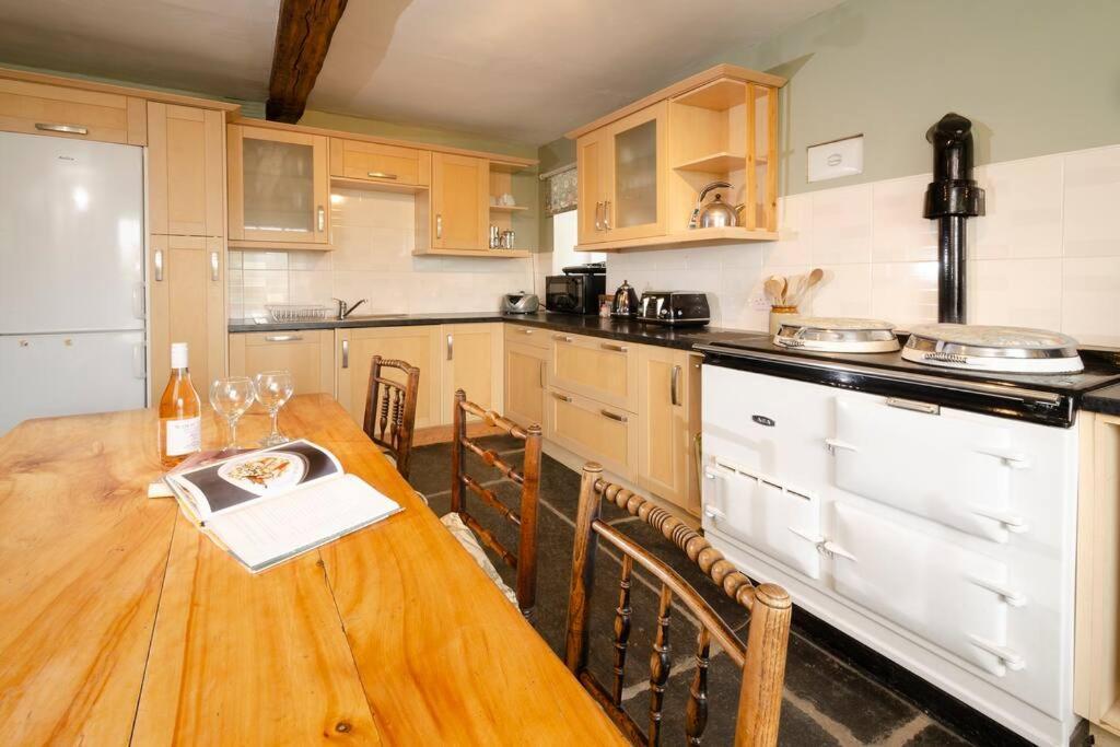 The Gate House, Clappersgate Villa แอมเบิลไซด์ ภายนอก รูปภาพ
